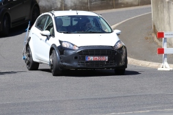 Reifenversuche von Goodyear/Dunlop mit Ford Fiesta Erlkönig