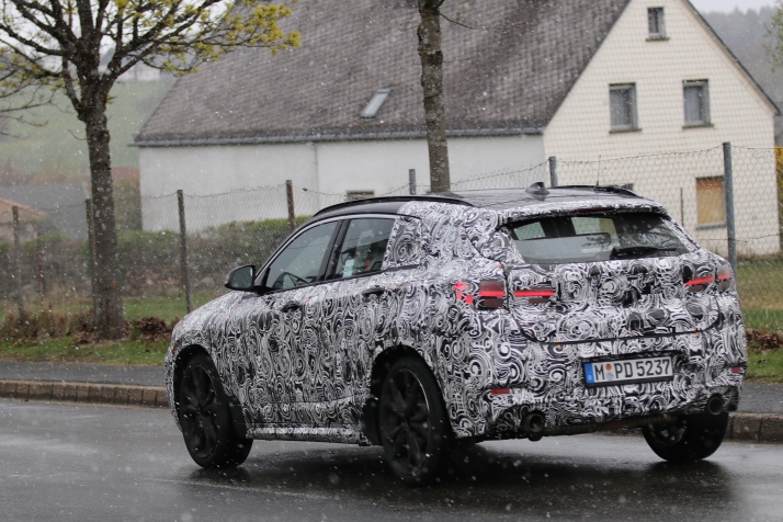 BMW X2 Erlkönig im Schneegestöber Vorstellung in 2018